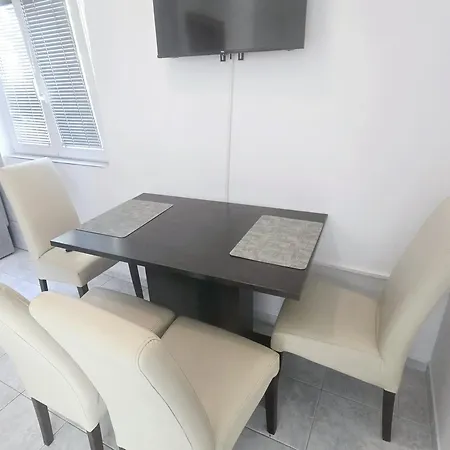 Apartment Colorful Family In Vodice